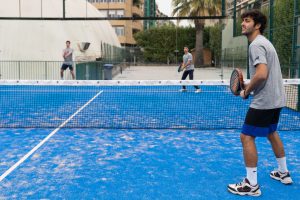 Padel, rete, racchetta