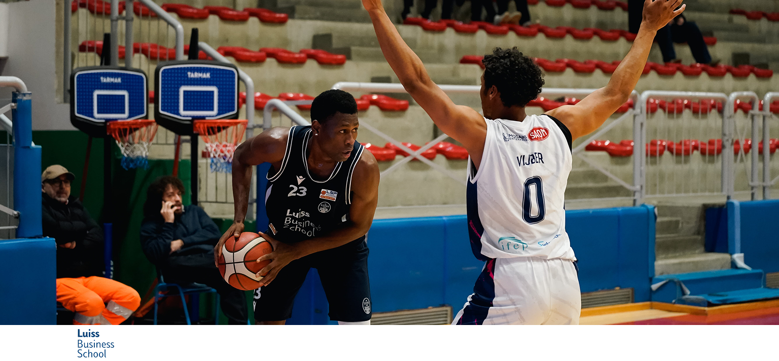 Cuore, profondità e carattere: la Luiss Basket conquista Casoria e firma la 17ª vittoria